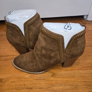 Dolce Vita Jace Bootie size 11